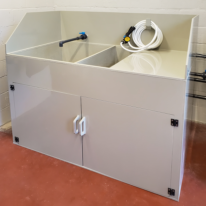 Tool and paint washing station